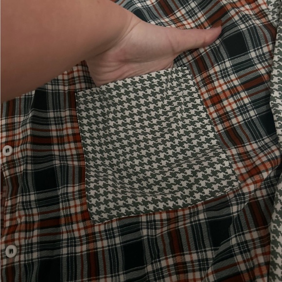 Plus Size Plaid/Houndstooth Button Down 5X - Picture 2 of 3